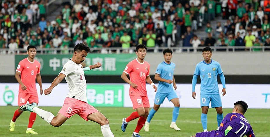 Lisandro Martínez và vết nứt không thể hàn gắn tại Manchester United
