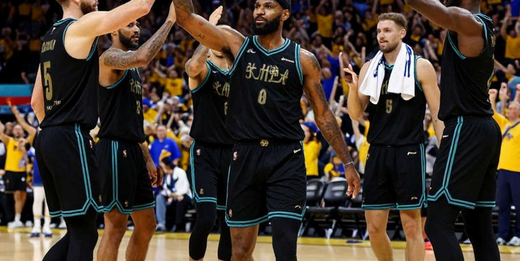 Giannis Returns to Milwaukee: An Emotion-Rich Report, a Data-Empty File Giannis Returns to Milwaukee: An Emotion-Rich Report, a Data-Empty File
