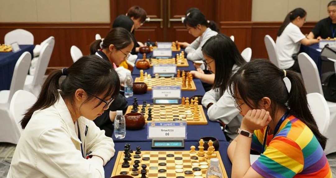 Nước cờ liều lĩnh và cái bẫy của sự im lặng: Khi Voi Gambit trở thành tiếng nói của những kỳ thủ không chịu lớn