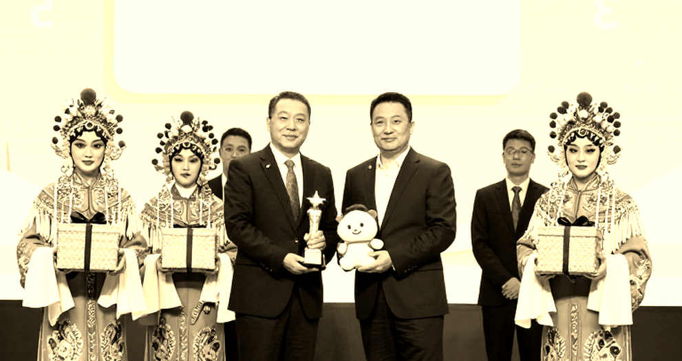 KCF Academy mùa thứ ba: tấm băng-rôn che một số tạp chí, và 27 ván cờ thu nhỏ không ai kiểm chứng