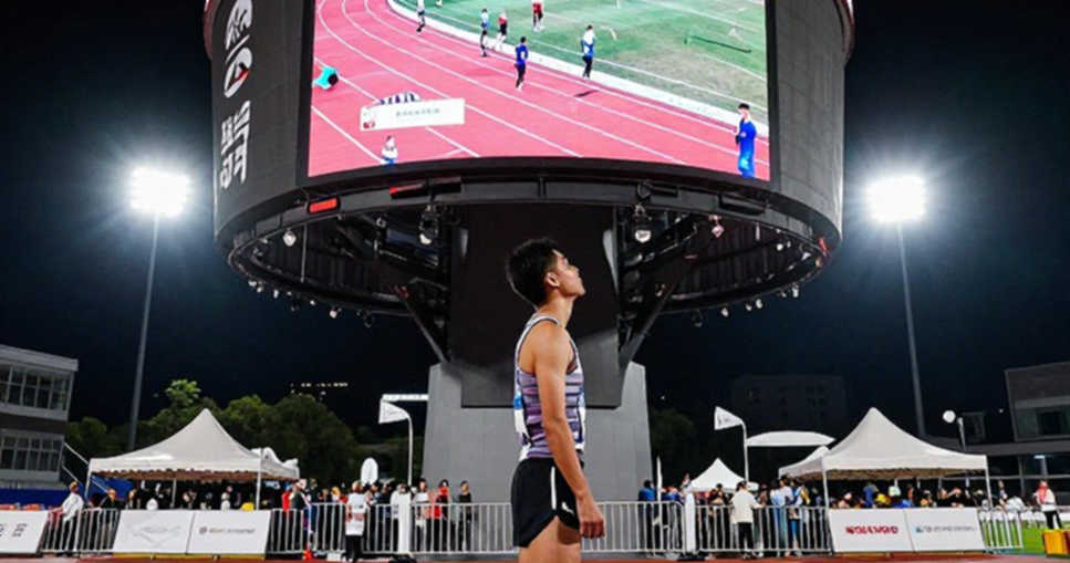 Đêm Berlin: Khi kỷ lục thế giới nữ marathon tuột khỏi tay một người phụ nữ đang đau