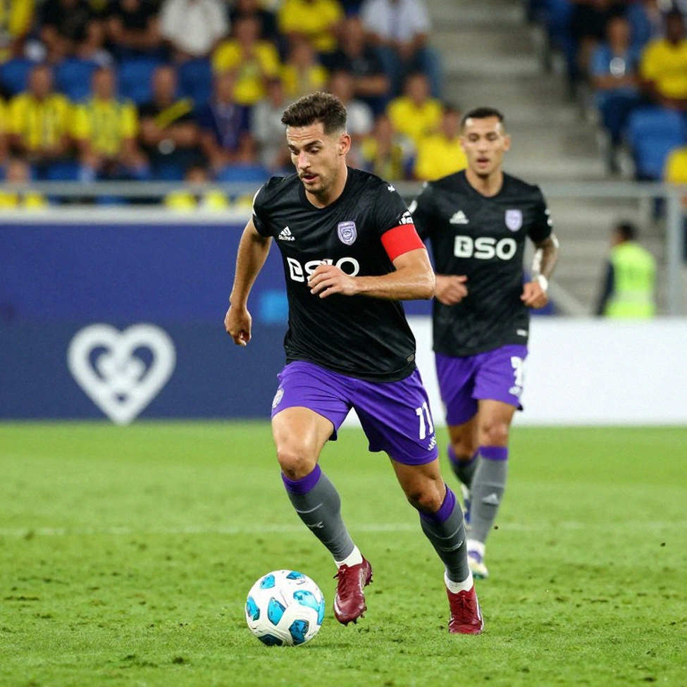V.League và mô hình bảo trợ: Khi 6 triệu euro của CAHN đứng cạnh 2.000 tỷ đồng của bầu Đức