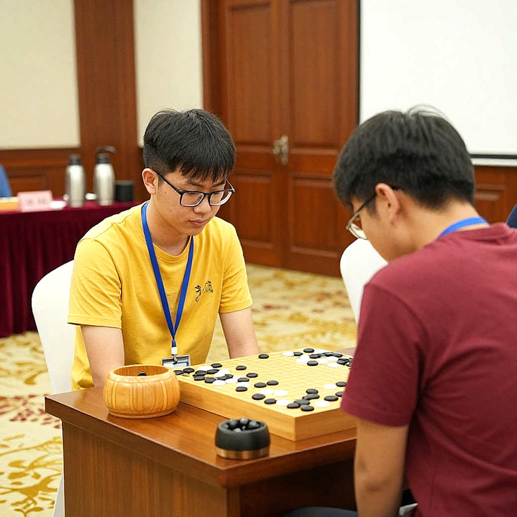 Sau 1.d4 d5: Khi Trắng Từ Chối Bước Vào Bản Đồ Lý Thuyết Của Bạn