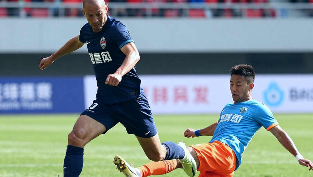 V.League và kỳ chuyển nhượng: tiền của ông bầu, hạn ngạch ngoại binh và một thị trường tin đồn chưa từng được kiểm toán