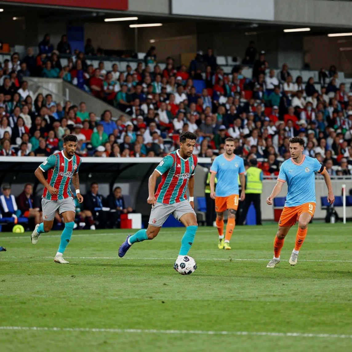 Zidane tự mình xem giò: Tuyên ngôn đảo chính âm thầm ở đội tuyển Pháp Zidane tự mình xem giò: Tuyên ngôn đảo chính âm thầm ở đội tuyển Pháp