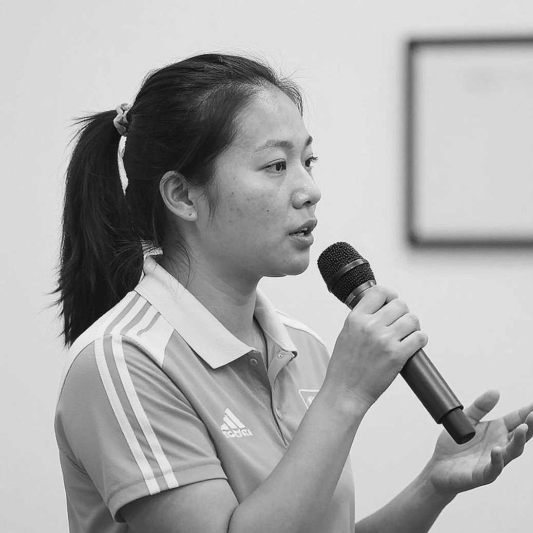Bản báo cáo trắng và kỷ luật của người đứng cuối hành lang Bản báo cáo trắng và kỷ luật của người đứng cuối hành lang