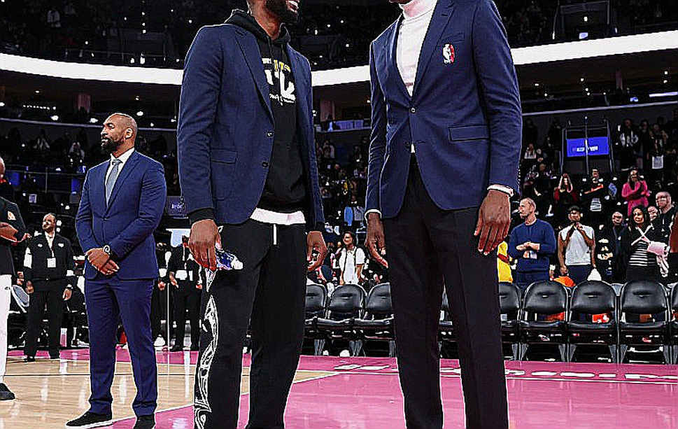 Enes Kanter xin làm ủy viên WNBA: Chiêu trò truyền thông thử thách khung quản trị bóng rổ nữ Enes Kanter xin làm ủy viên WNBA: Chiêu trò truyền thông thử thách khung quản trị bóng rổ nữ