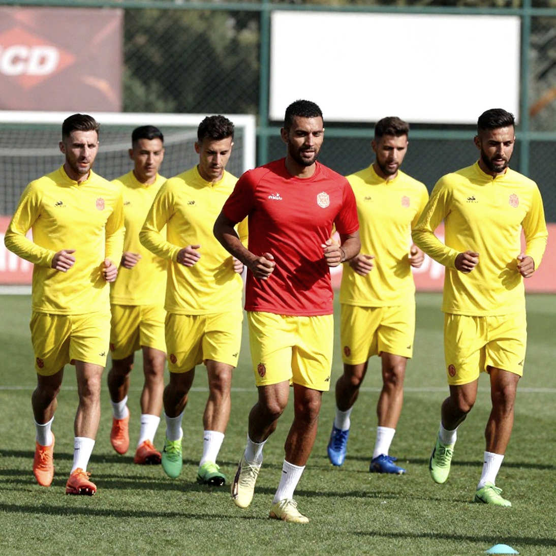 Bóng đá Việt Nam sau AFF Cup 2026: Bàn chuyển nhượng nóng, nền móng vẫn lạnh